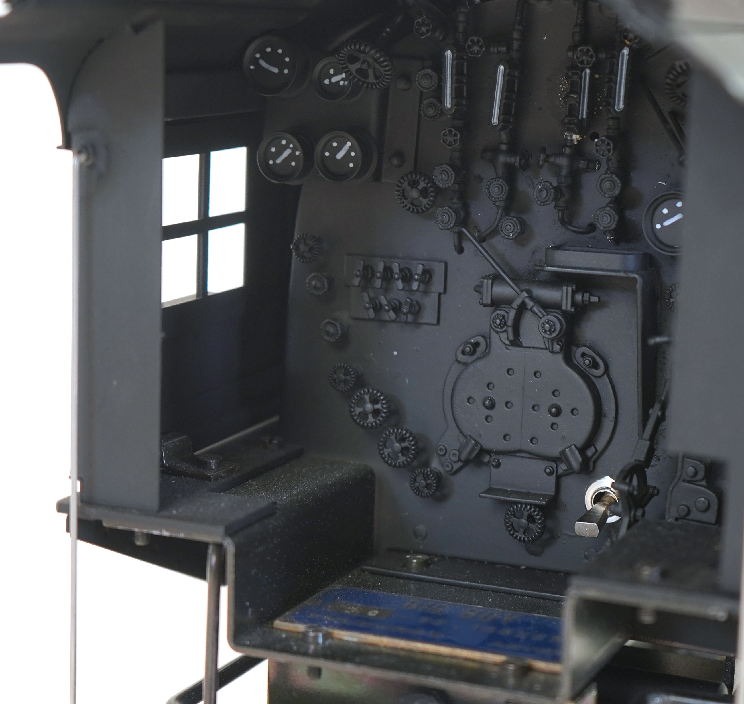 A Gauge One Aster Hobbies Union Pacific Big Boy, 4-8-8-4 tender locomotive, 4002, the electric version, together with plywood flight case bearing the original Aster labels for the live steam version.
